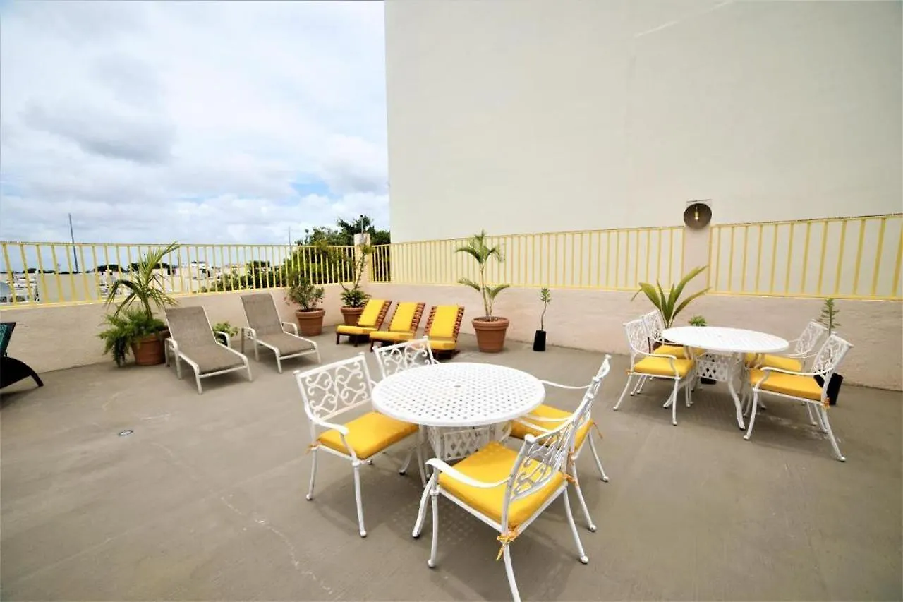 Hotel 12 BEES Playa del Carmen